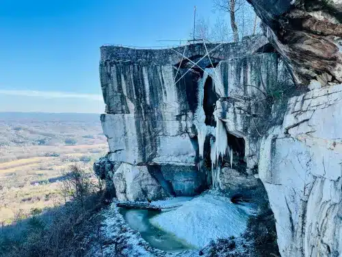 Hidden winter attractions in Georgia with mountain views, peaceful hiking trails, and uncrowded outdoor spaces